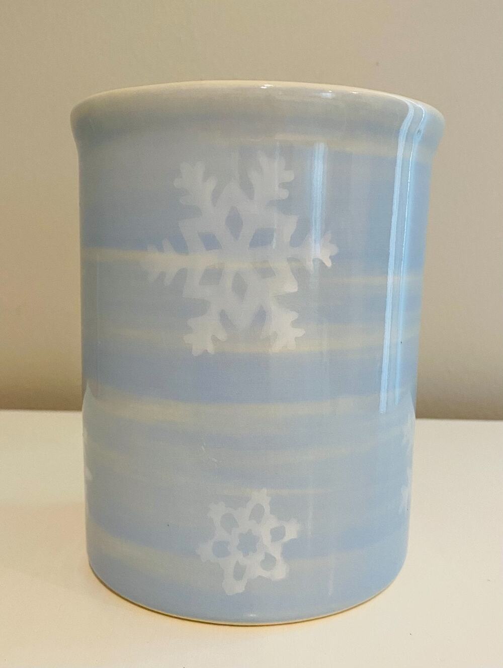 Vintage Hartstone USA Hand Painted Snowflake Stoneware Crock, 6"H